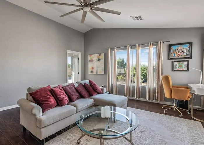 Spacious 4br Near Phoenix Raceway State Farm Stadium And Westgate Holiday home Avondale