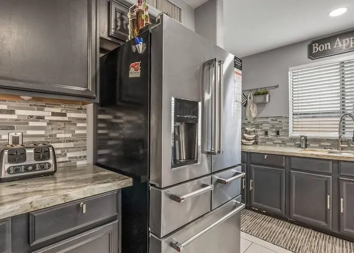 Spacious 4br Near Phoenix Raceway State Farm Stadium And Westgate